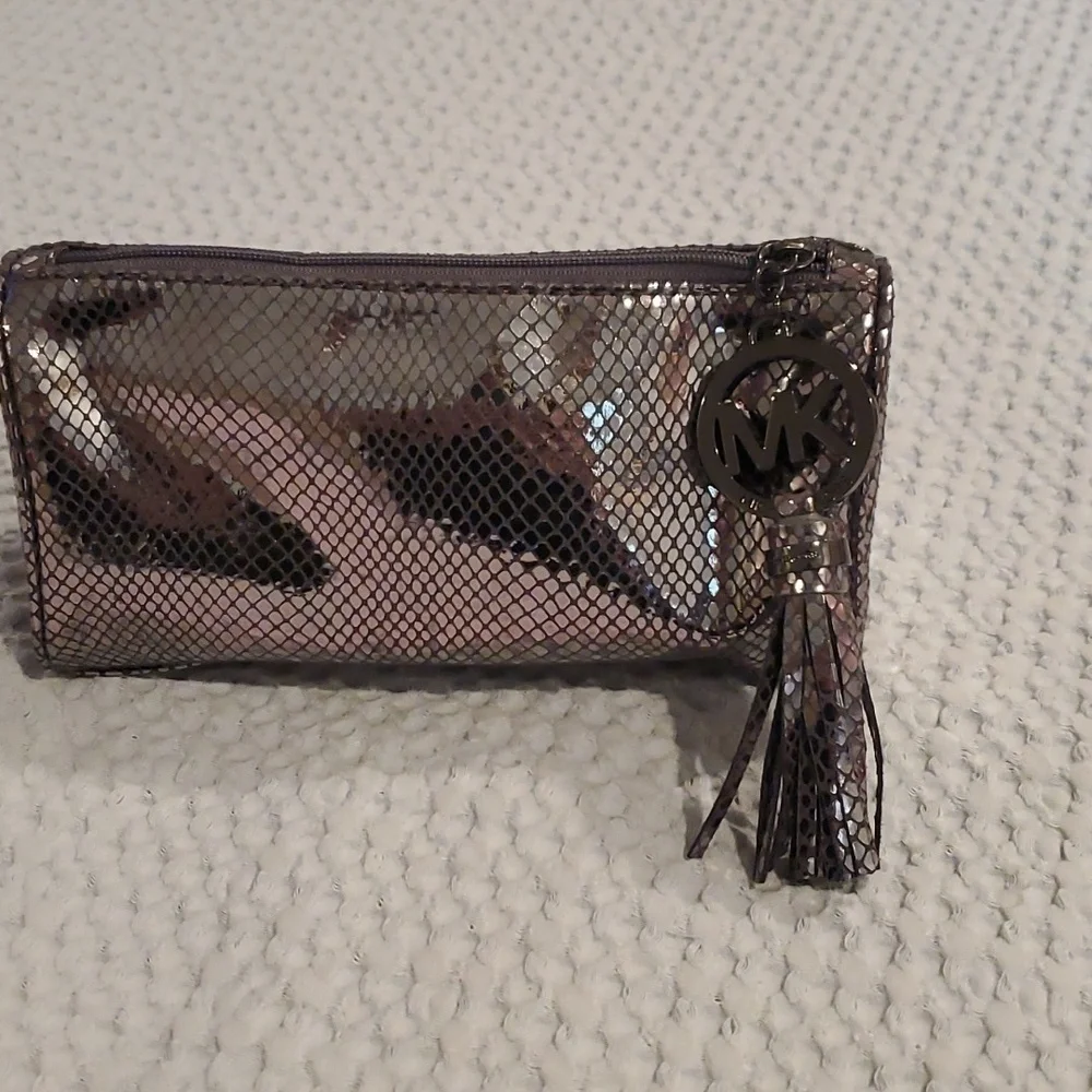 Michael Kors Ltd Edition Metallic Embossed Suede Signature Cosmetic Case NWOT
